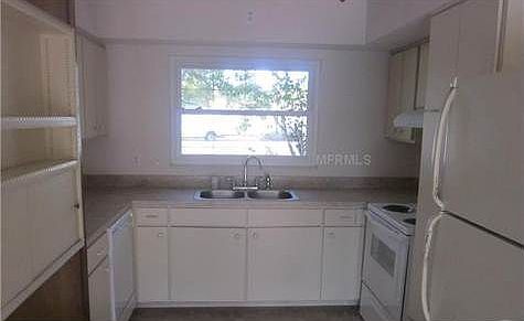 4th image of 613 E Davis Blvd