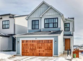 24 W Royston Rise NW, Calgary, AB T3L0J2