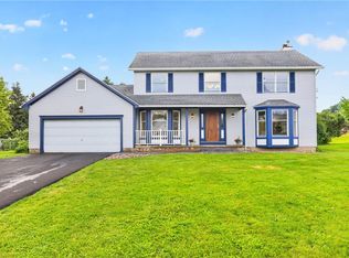 32 Hawkes Trl, Webster, NY 14580