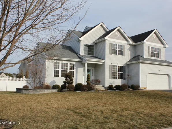 17 Royal Grove Drive, Jackson, NJ 08527