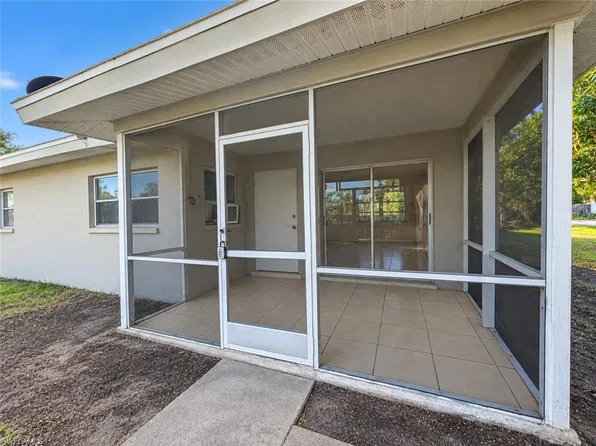 4401 Golden Gate Pkwy, Naples, FL 34116