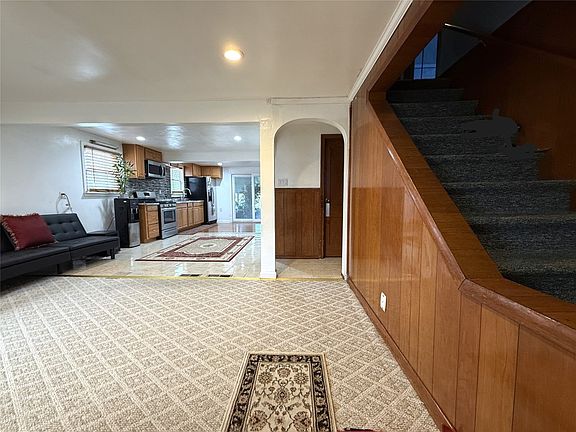 4th image of 307 Arthur Ave