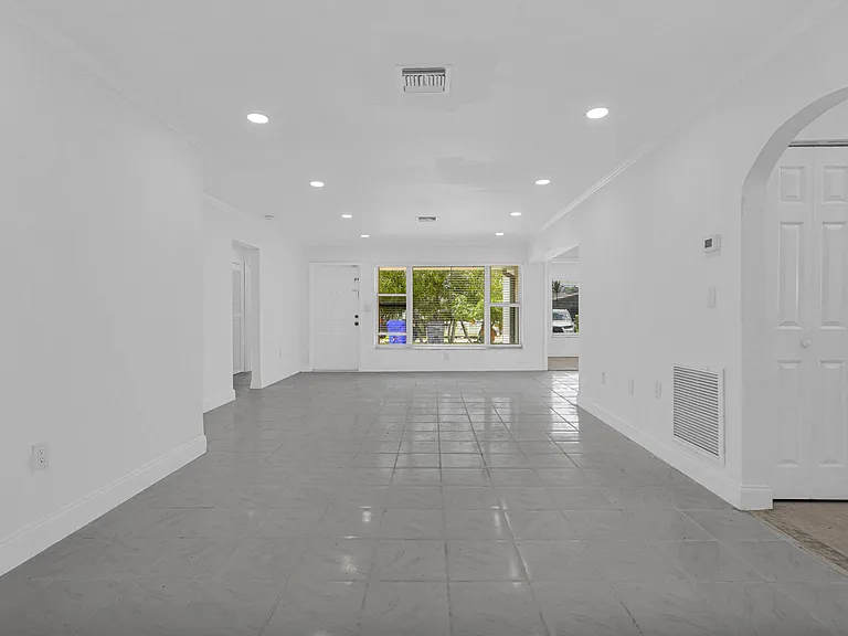 6621 Perry St — Photo 7