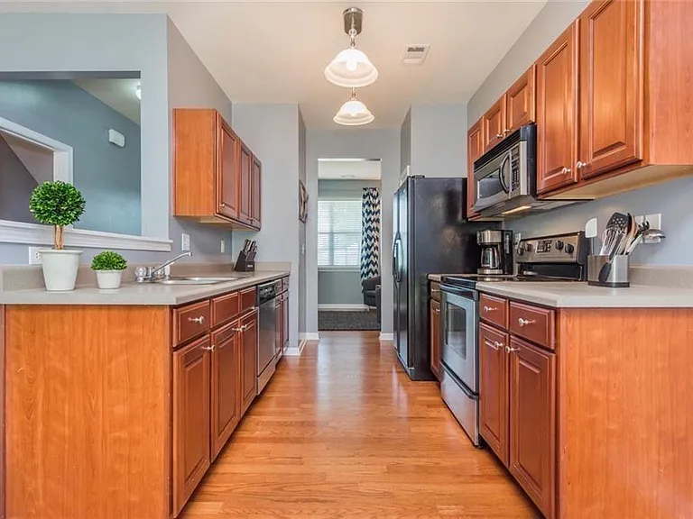 519 Windstone Trl — Photo 6