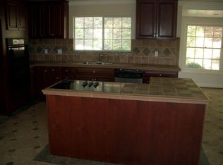 1119 S Mission Rd, Fallbrook, CA 92028