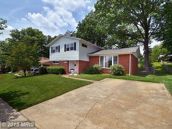 3rd image of 5009 Aspen Hill Rd