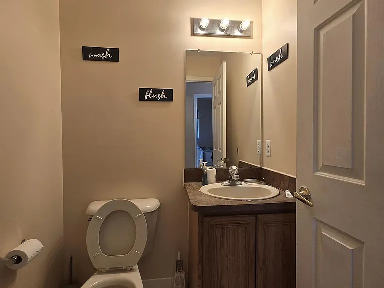 42510 Pinehurst Dr — Photo 11