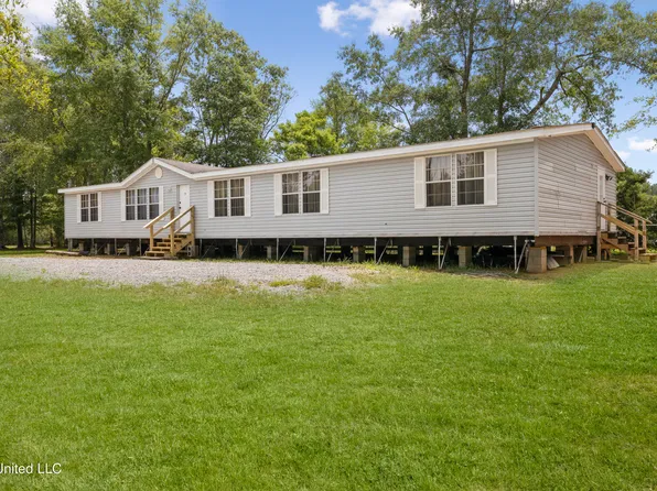 17239 Gardenia St, Kiln, MS 39556