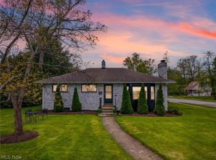 24917 Electric Dr, Bay Village, OH 44140