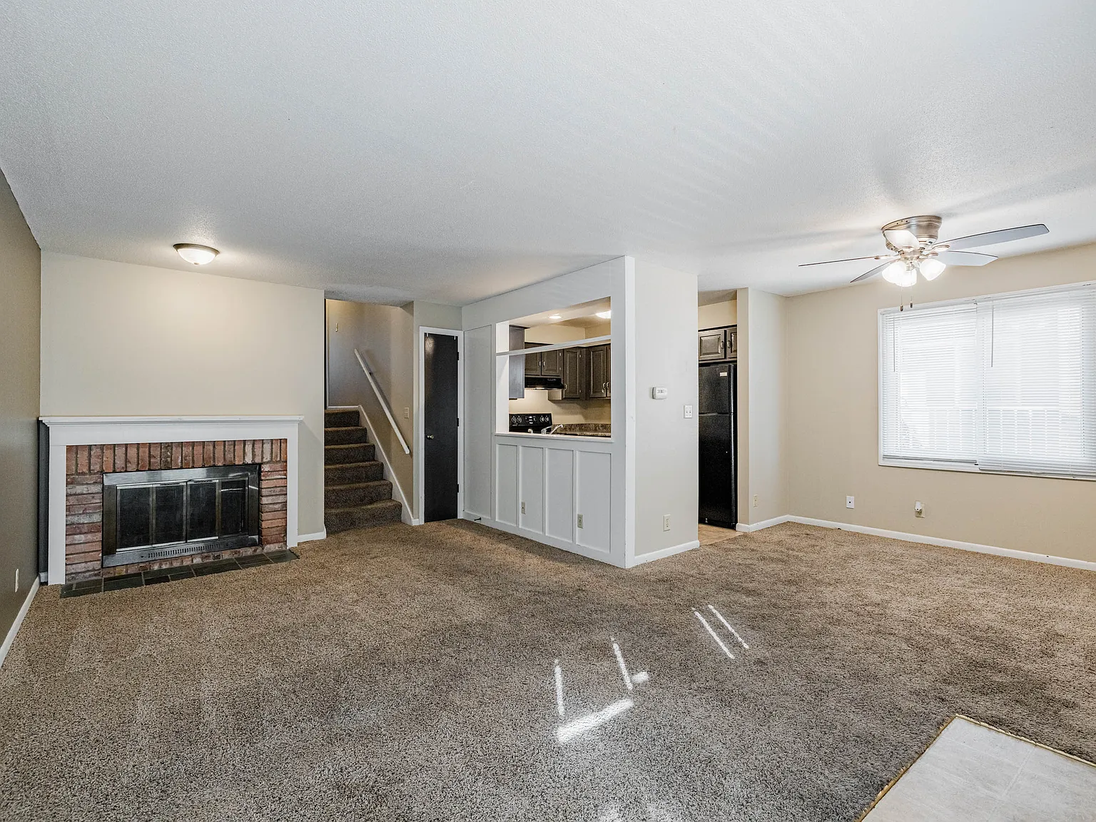 2 bed, 920 sqft, $899 — Photo 1