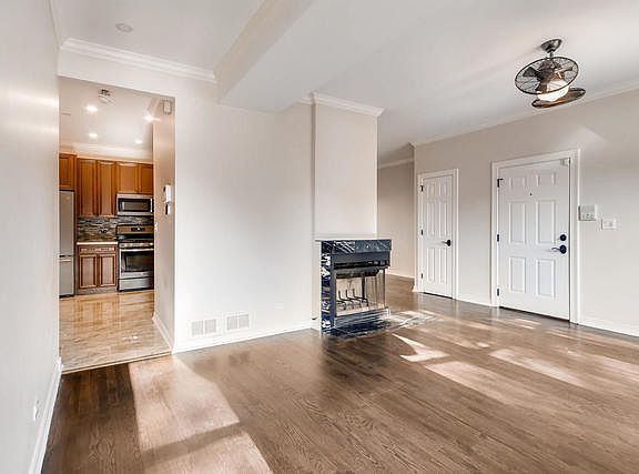 4th image of 4021 N Kimball Ave #4021