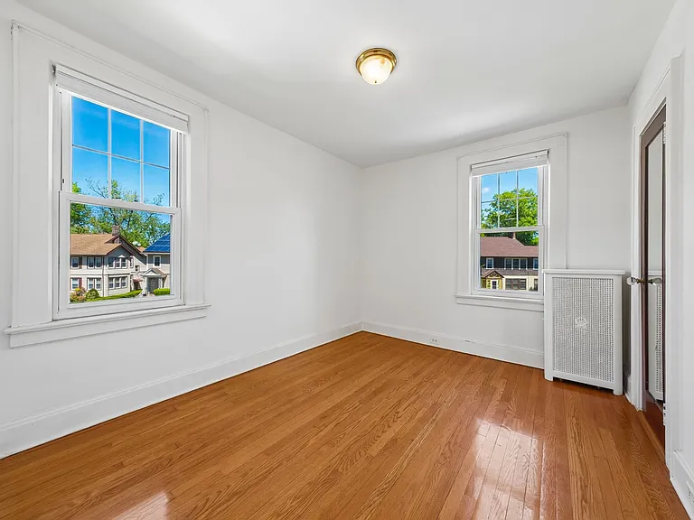 26 Lafayette Ave — Photo 11