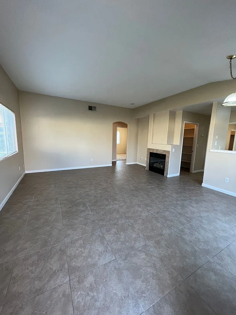 4404 Pebble Creek Drive — Photo 4
