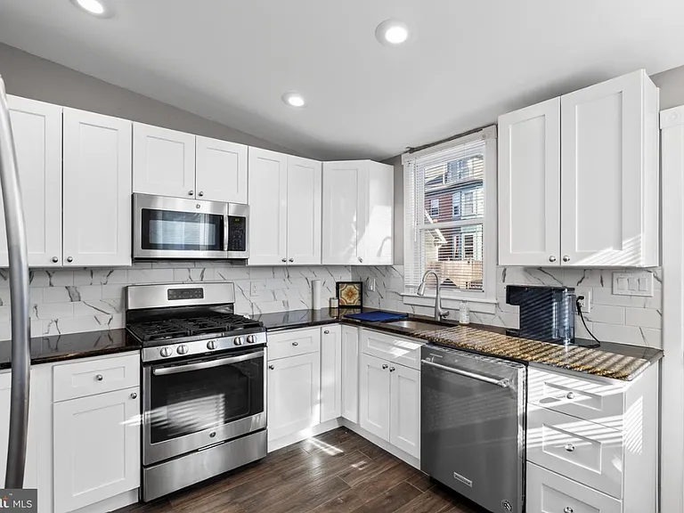 204 W Redman Ave #1 — Photo 1