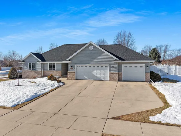 401 Lantern Ln, De Pere, WI 54115
