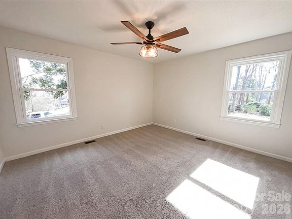 4th image of 973 Pleasant Ridge Rd