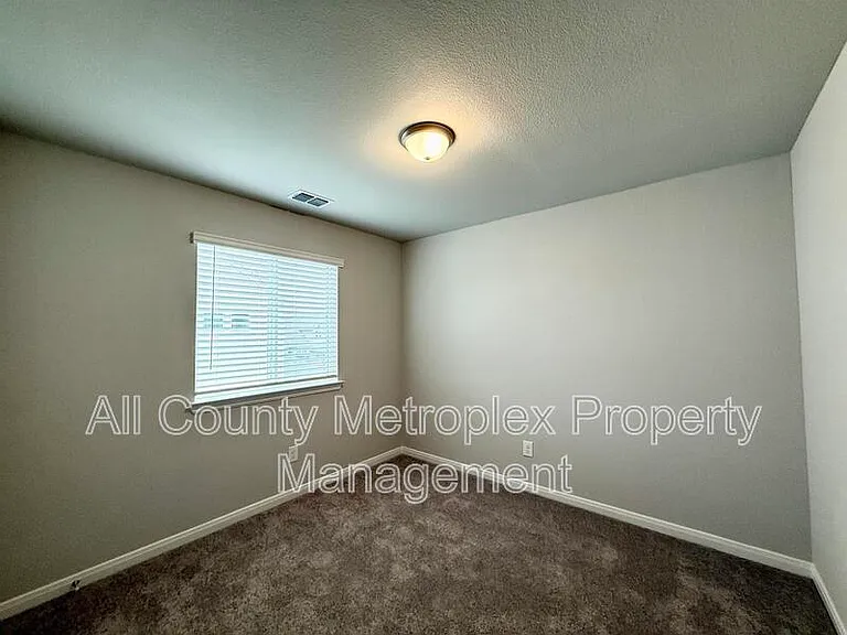 3113 Ethan Ln — Photo 8