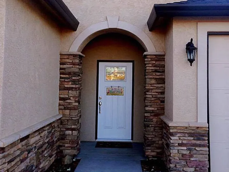 334 Stinson Loop — Photo 1