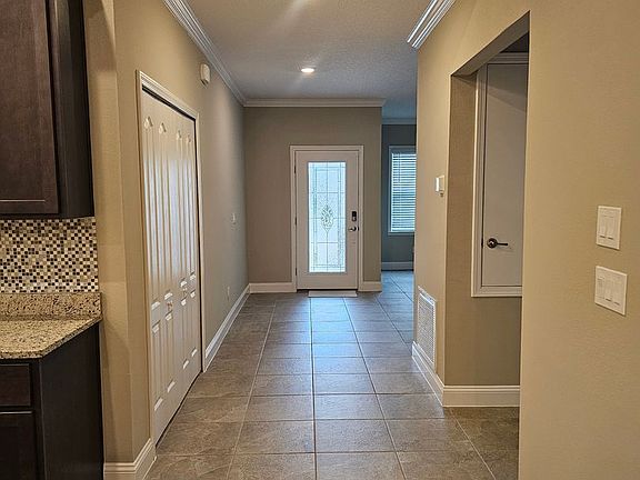 4th image of 2517 Coral Ln