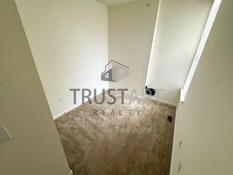 1327 S 27th St — Photo 17