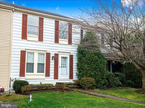 5 Camellia Ct, Parkville, MD 21234