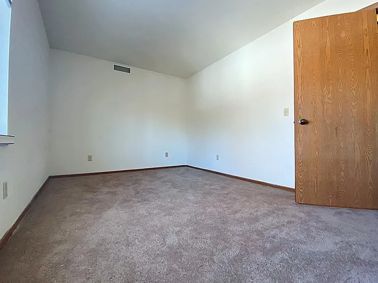 9741 Grand Ave S — Photo 45