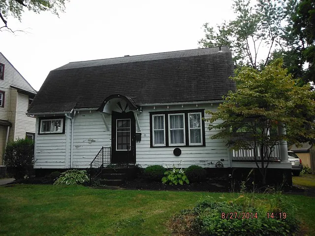 146 Meadowbrook Ave SE photo 1