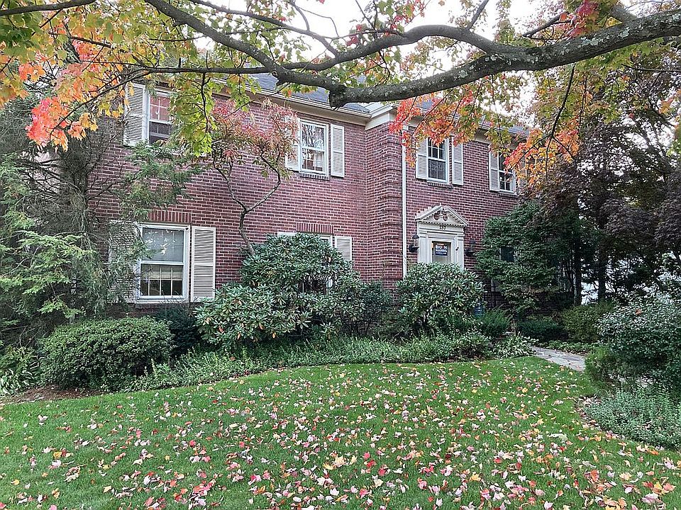 1st image of 137 James St