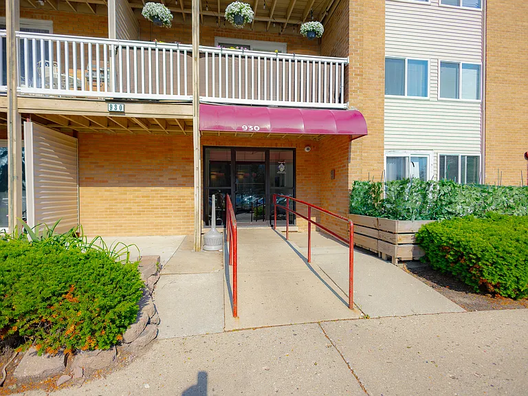 930 Beau Dr #312 — Photo 48