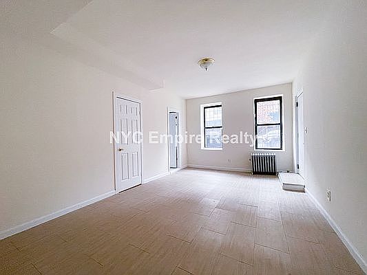 3rd image of 35 Hamilton Pl APT 100A