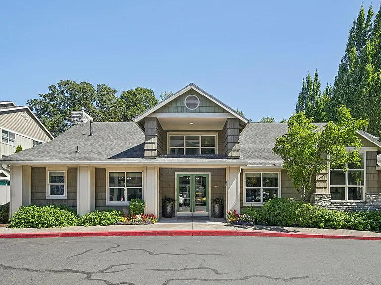 Thorncroft Farms Apartments — Photo 20