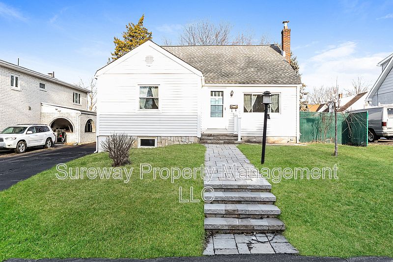 1st image of 1097 Richardson Ave