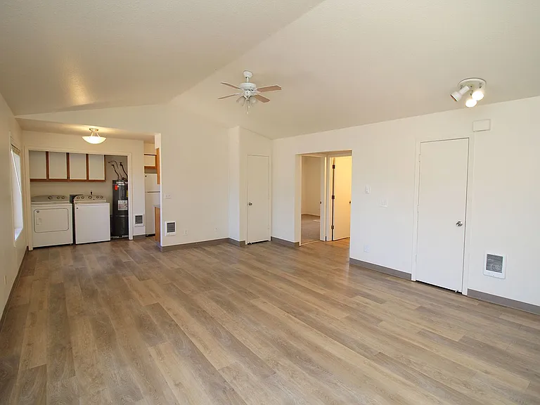 McKenzie Court — Photo 6