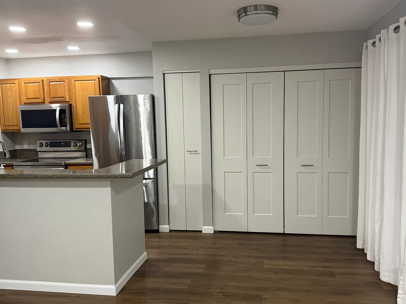 2 bed, 1.5 bath, 750 sqft, $3,200 — Photo 1