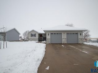 105 S Susan Ave, Crooks, SD 57020