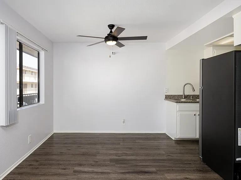 Cerise Apartments — Photo 12