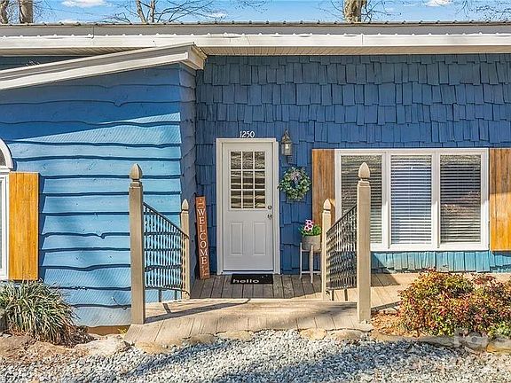 4th image of 1250 Lake Dr #9