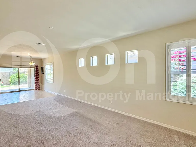263 E Jade Dr — Photo 6