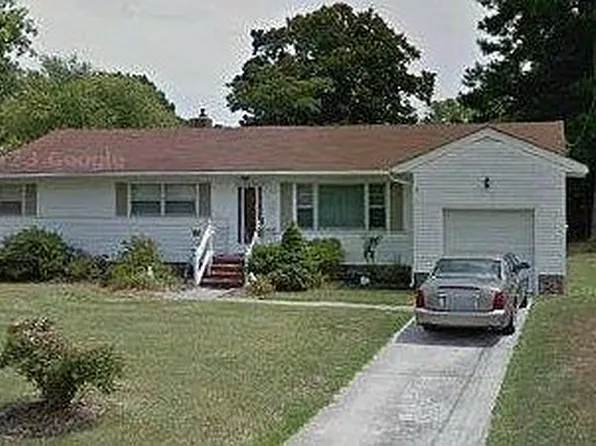 303 Crittenden Ln, Newport News, VA 23606