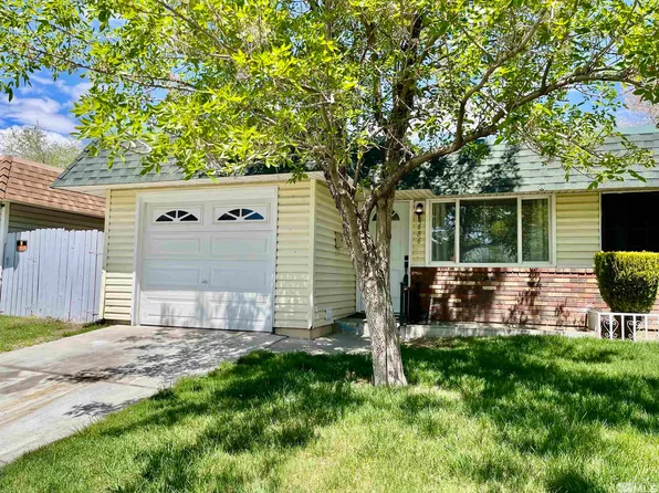 1686 Sue Way, Sparks, NV 89431