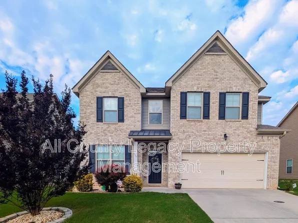 526 Georgia Cir, Loganville, GA 30052
