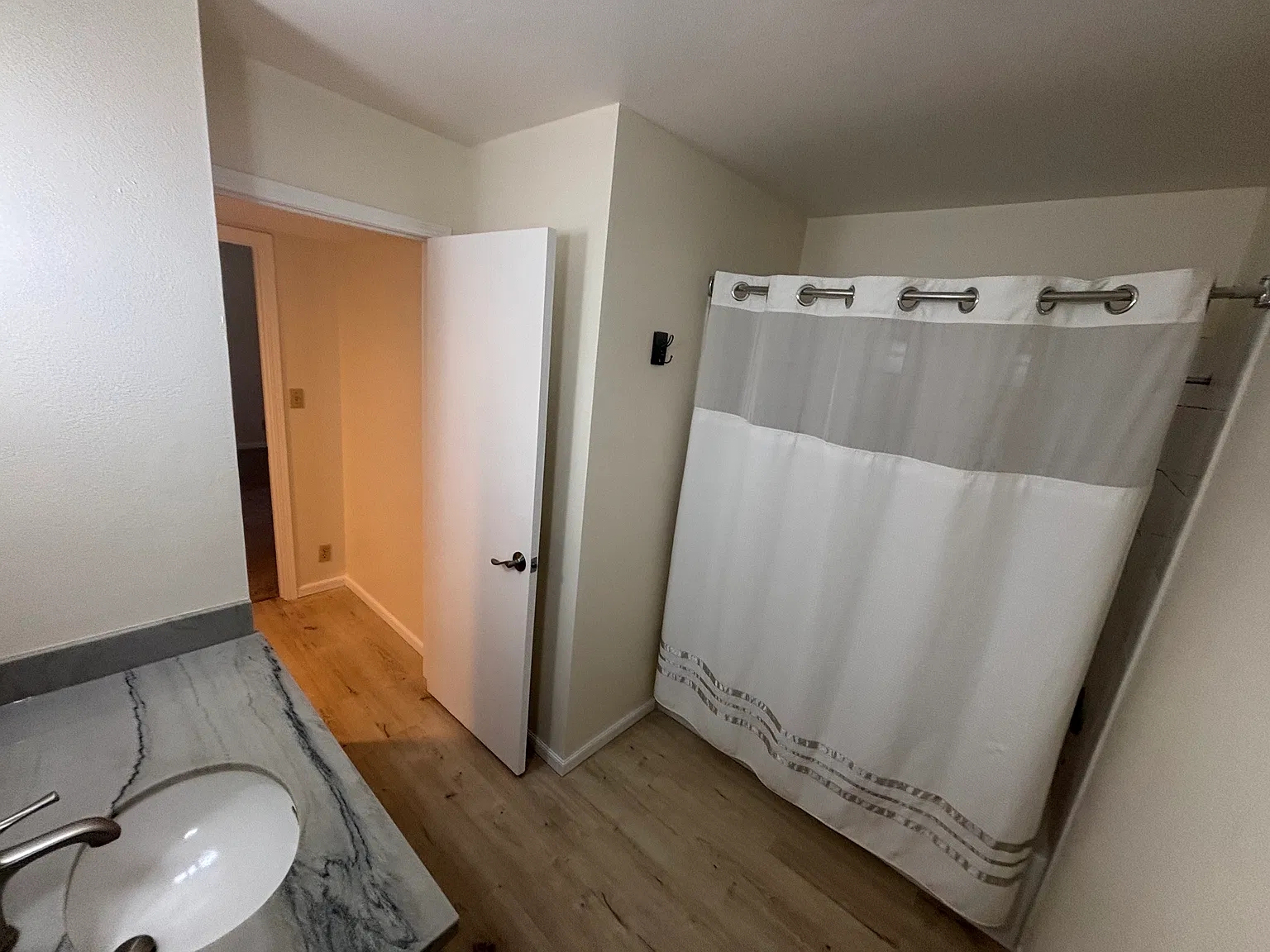 2 bed, 1200 sqft, $1,875 — Photo 4