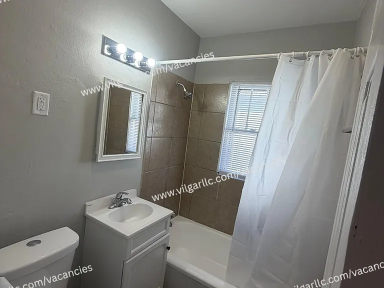 2476 Pennsylvania St — Photo 10