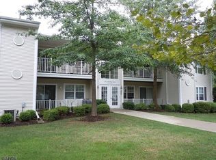 34 Maple Ln, Mount Arlington, NJ 07856