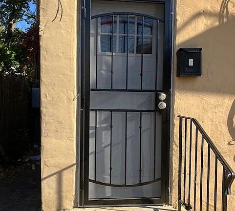 2nd image of 831 Kirkwood St