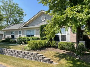 2180 Carillon Dr, Grayslake, IL 60030