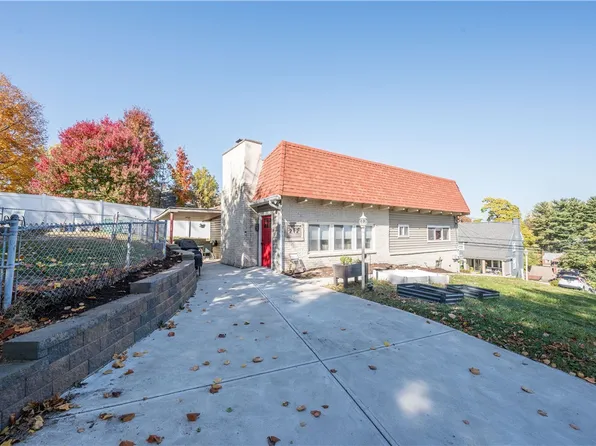 212 Orchard Park Dr, Bethel Park, PA 15102