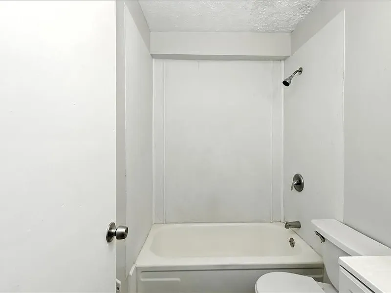 Building Photo - 2145 Harrison Ave #1