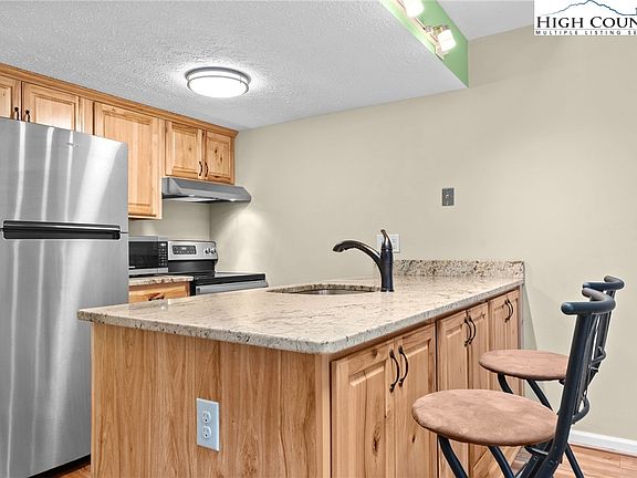 4th image of 201 South Slope Road #N-3