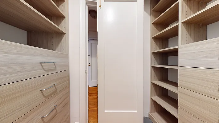 Rented by Bond New York | media 22